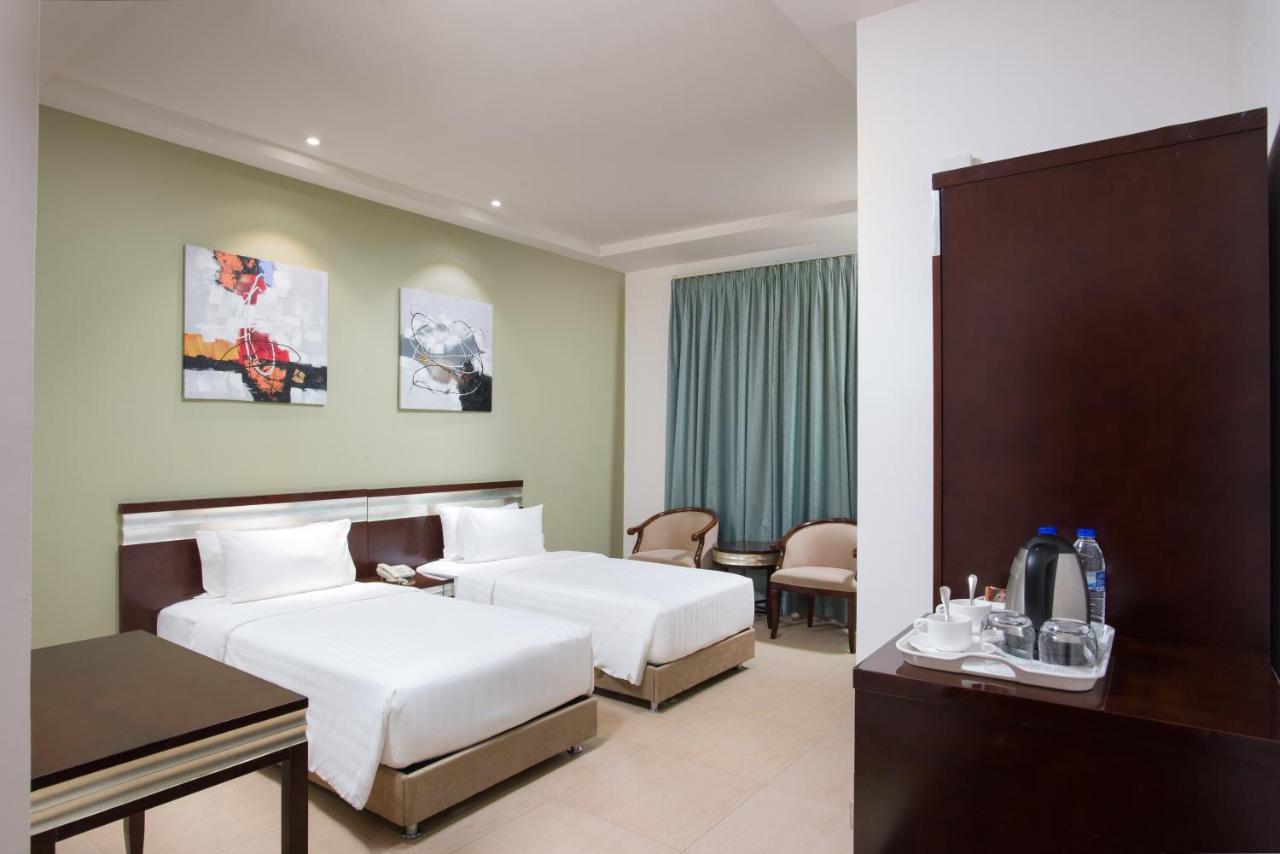 Centara Life Muscat Dunes Hotel Exterior foto